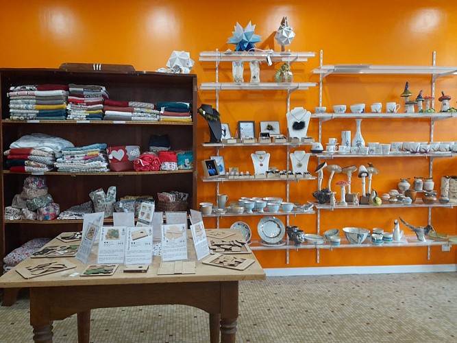 L'intérieur de la boutique Uni'Verre et Cie 