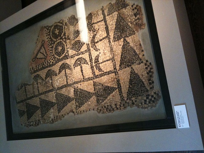 Fragment de mosaïque à décor géométrique