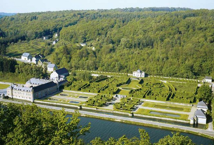 The castle of Freÿr and its gardens