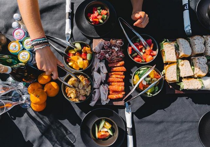 Survol VIP en hélicoptère des Coast Mountains avec pique-nique au sol au bord d'un lac alpin (+ paddle en option) - Whistler