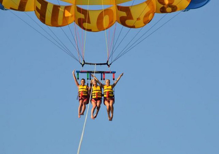 Parachute ascensionnel au dessus de la baie de Biscayne à Miami (7 à 12 min de vol)