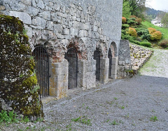 The lime kilns in Cons Sainte Colombe