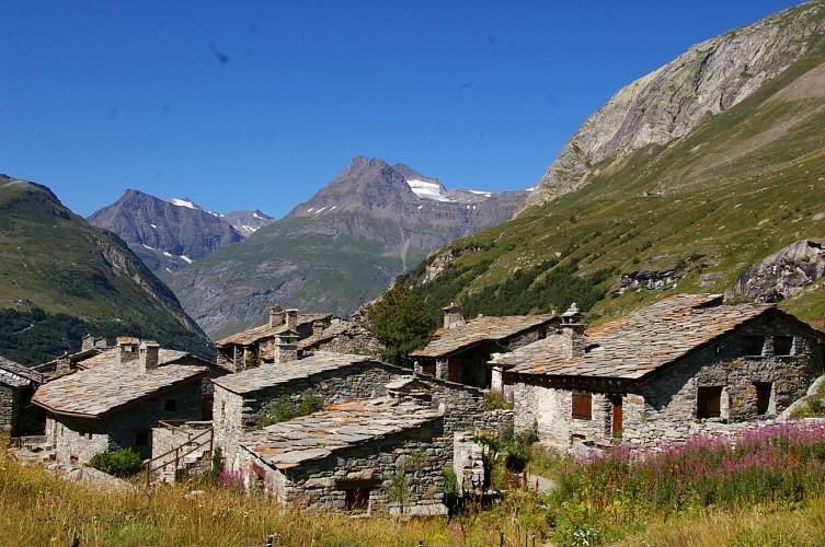 L'Ecot, high altitude village