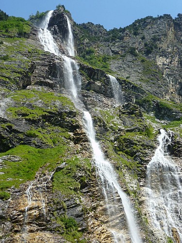 Vuzelle waterfall