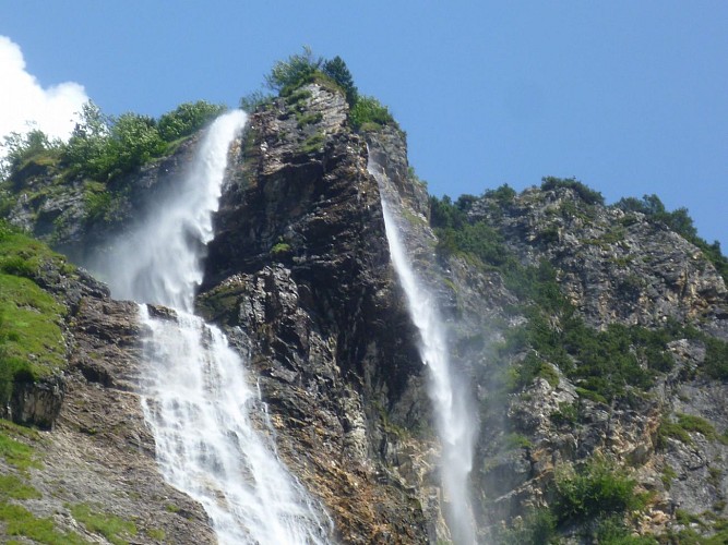Vuzelle waterfall