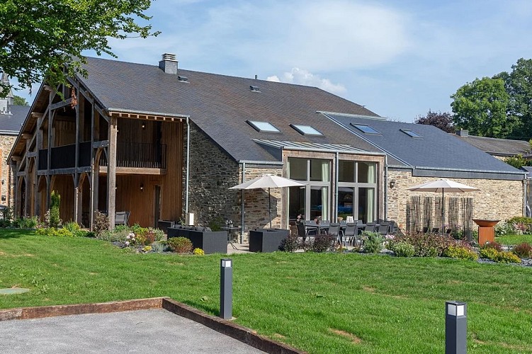 Ferme-de-l-ours-exterieur-arriere-2-cab67b94