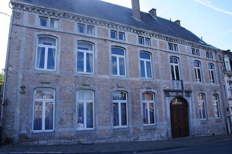 Huis, place Saint-Denis 4