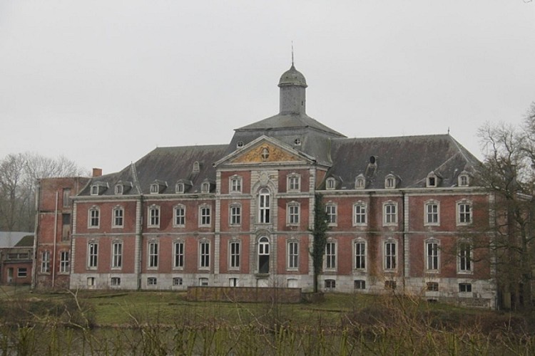 Als Abtei von Solières bekanntes Schloss