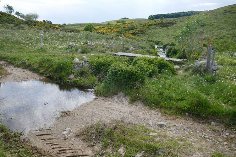 Gué et passerelle