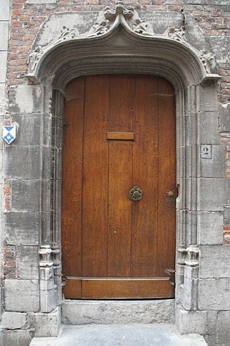 La porte gothique de la rue Courte