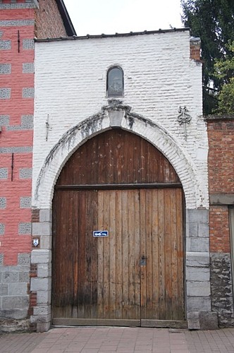 Le portail de la rue des Dominicains 