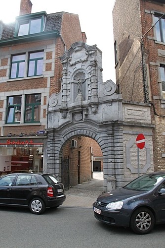 La porte du refuge de l’ancienne abbaye de Floreffe