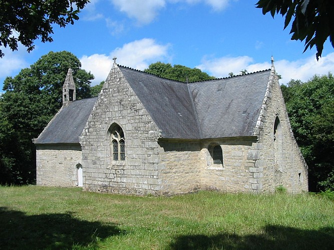 Fontaine et chapelle de Saint Patern