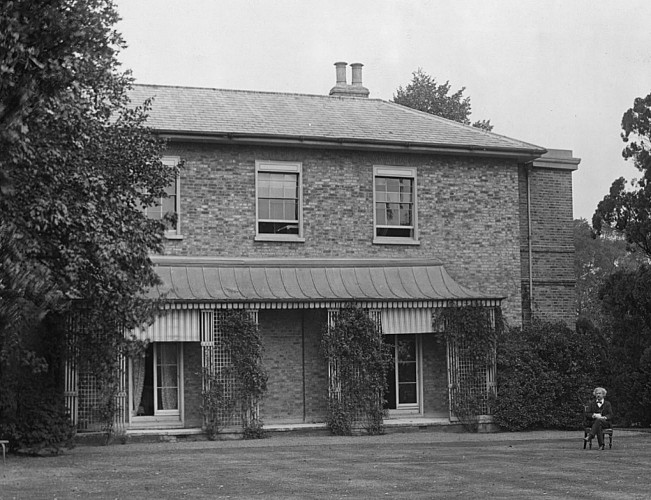 Dollis Hill House & Mr Gladstone