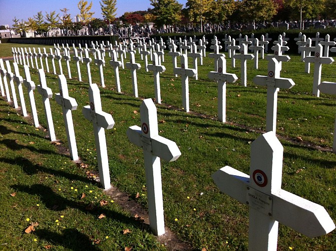 carre-militaire-cimetiere-de-l-ouest-le-mans-72-pc
