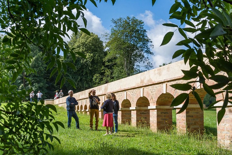 Chateau-de-Dobert-aquaduc à Avoise