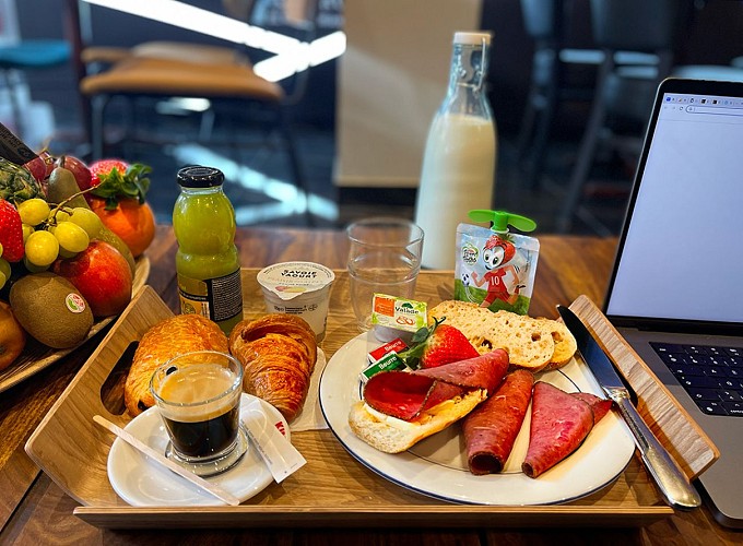 Petit Dej Leclerc Hotel