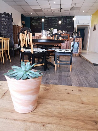 SALON DE THÉ "GAIA COFFEE SHOP"