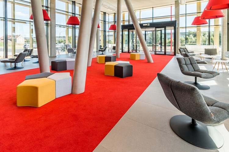 Martin's Red - lobby