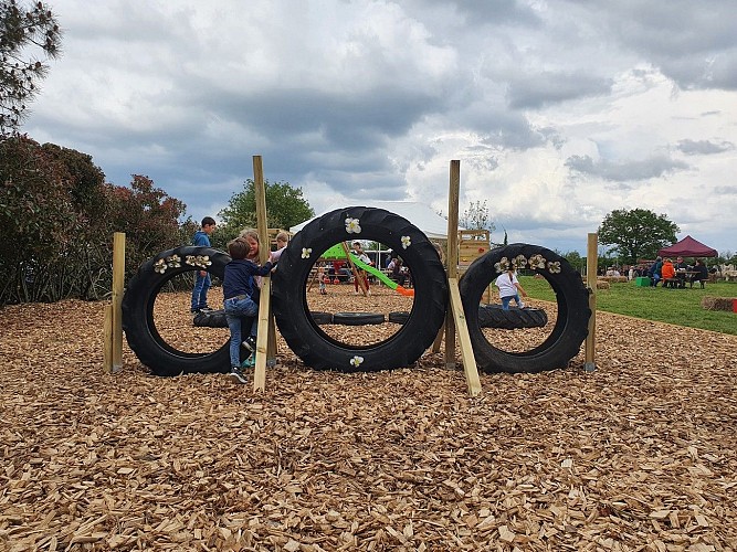 argentonnay-alpacas-terrain-de-jeux