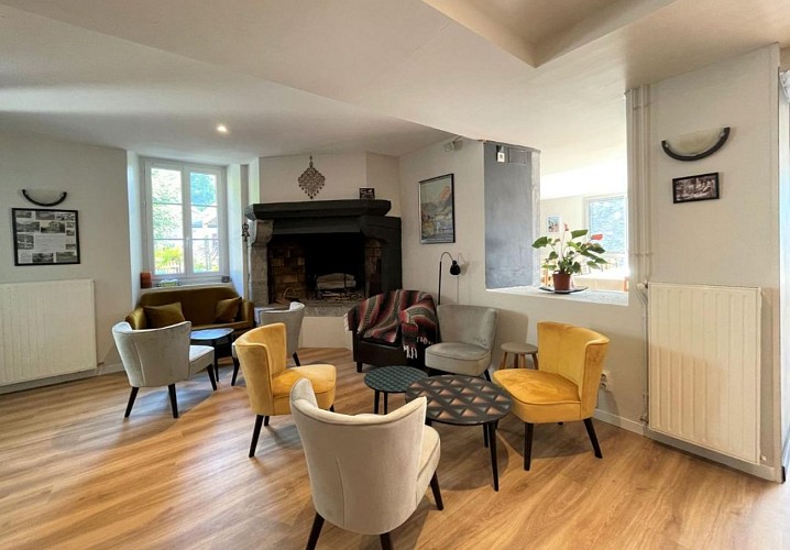 auberge-perchades-photo-coin-cheminee