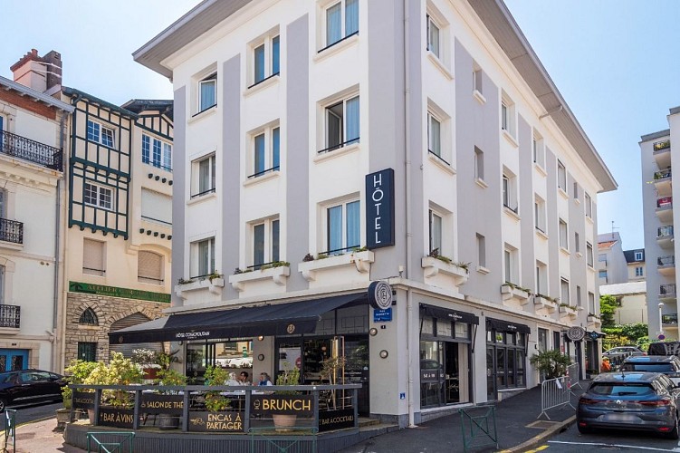 Le cosmopolitain Bar