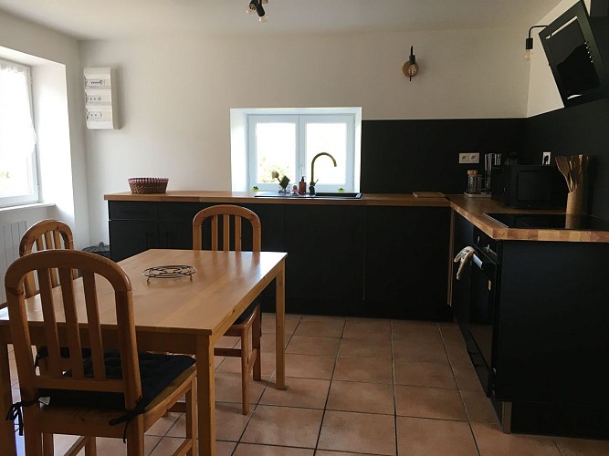 Cuisine tout équipée.