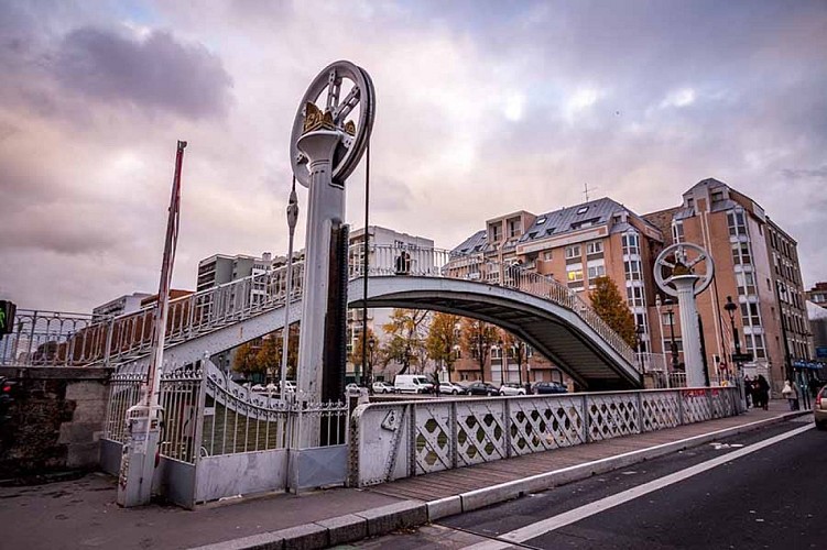 Pont levant de la rue de Crimée