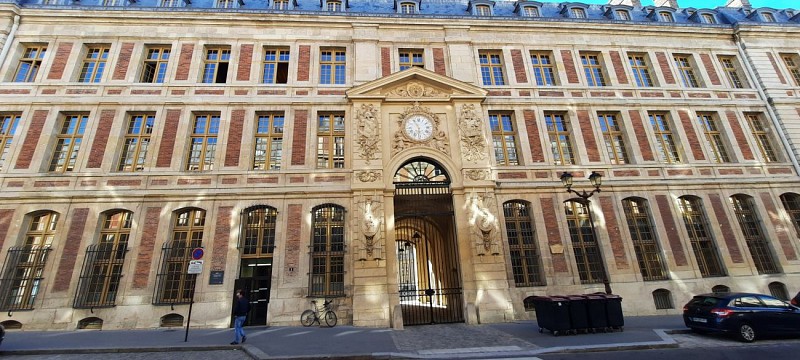 1 rue de l'indépendance américaine, Grand commun