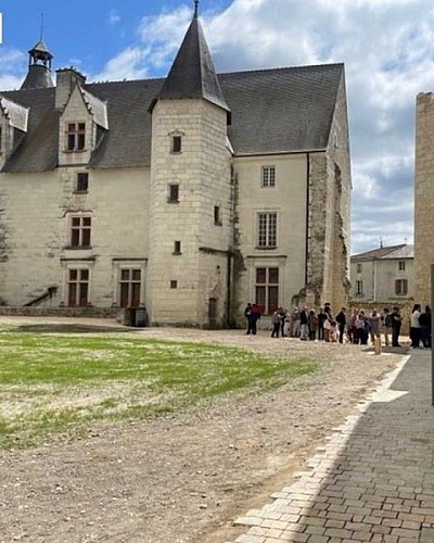 Extérieur_Château de Monts-sur-Guesnes 2022 