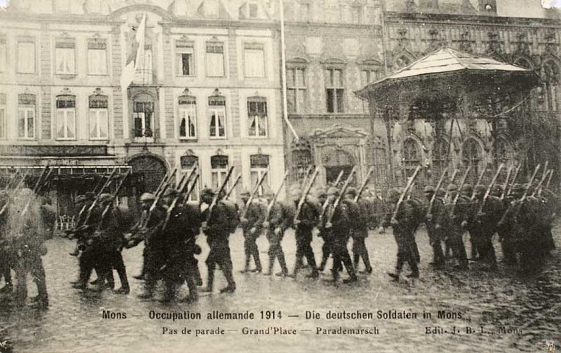 Gedenkplaat  ter ere van de martelaren onder de burgers van 23 augustus 1914 