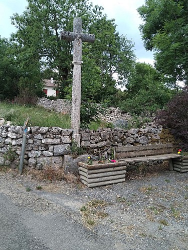 Croix de granite