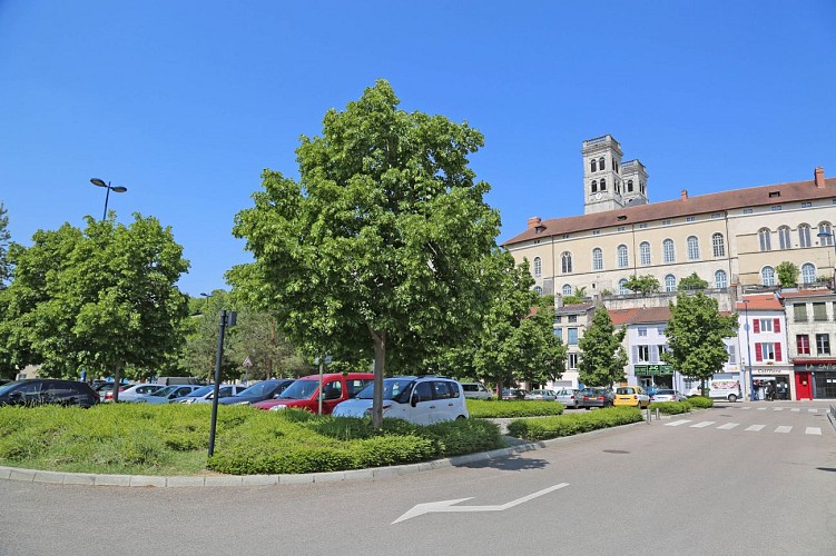 Parking Henri II - jeu de paume - marché couvert