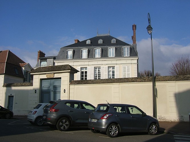 Hôtel Courtomer 34 rue de Lorraine)