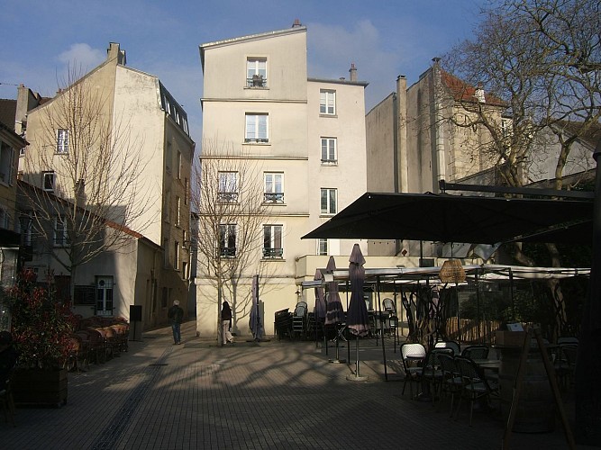 Cour Larcher