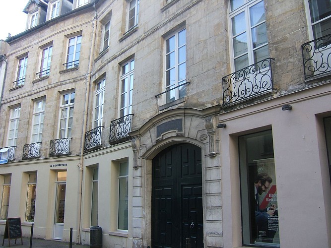Hôtels rue du Vieil Abreuvoir