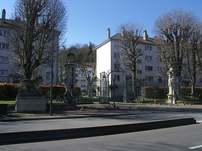 Grille de la Résidence des Lions à Bougival