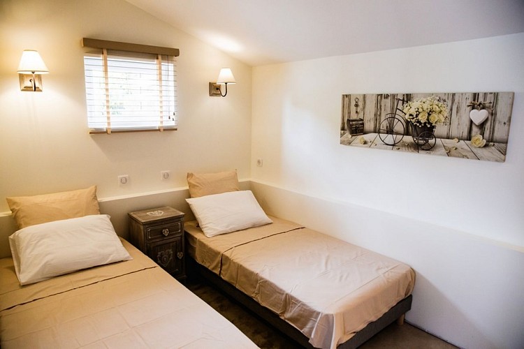 CARRE POURPRE GITE CYRANO