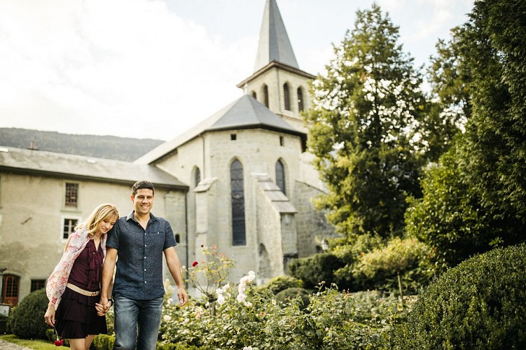 Prieuré et son jardin à la française