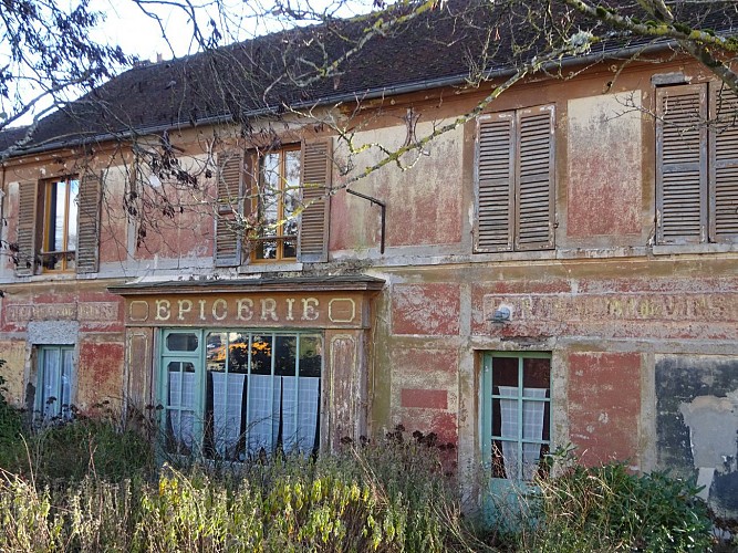 Hameau de Bouviers, ancienne épicerie