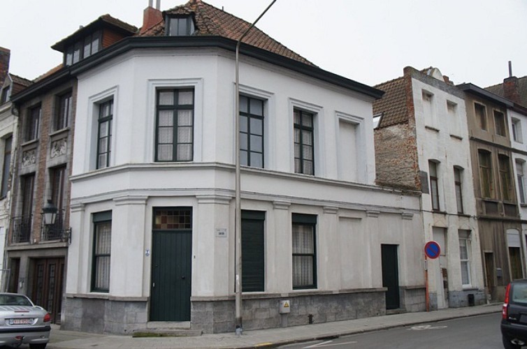 Immeuble, quai des Poissonsceaux, 2