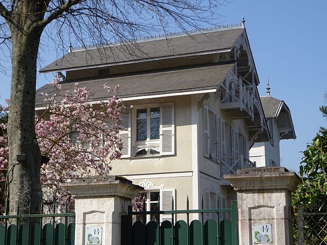 Chalet suédois (14 avenue Benjamin Constant)