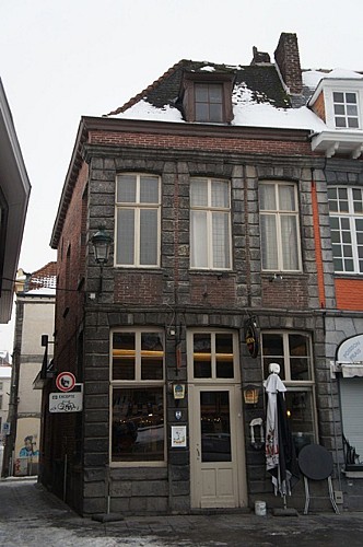 Immeuble, quai Marché-aux-Poissons, 23