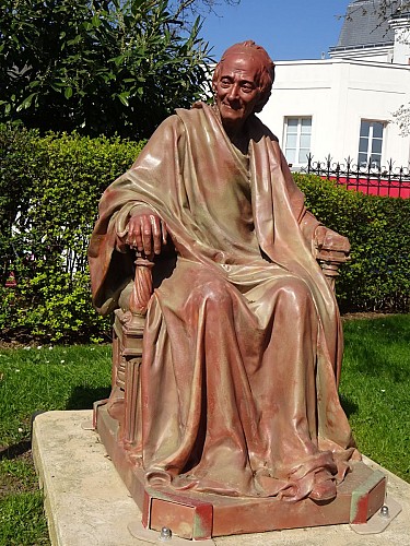 Statue de Voltaire
