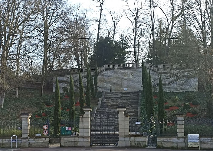 Escalier du parc du Prieuré