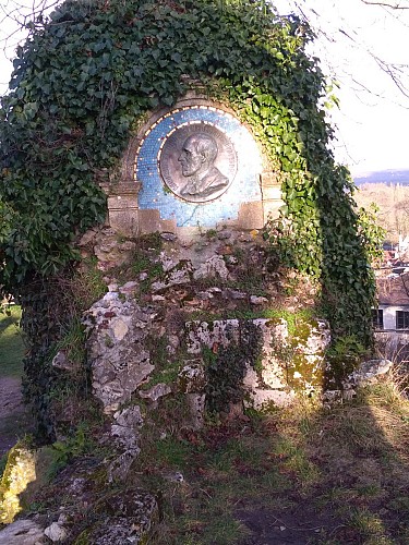 Médaillon d'Adolphe de Dion