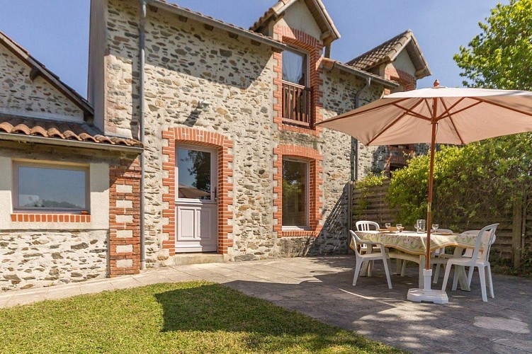 Gîte des Cèdres du Château des Pins