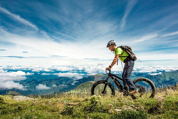 Descente en Fatbike sur les pistes du Bike Park de La Pierre Saint-Martin