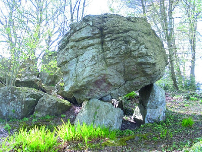 La roche à trois pieds