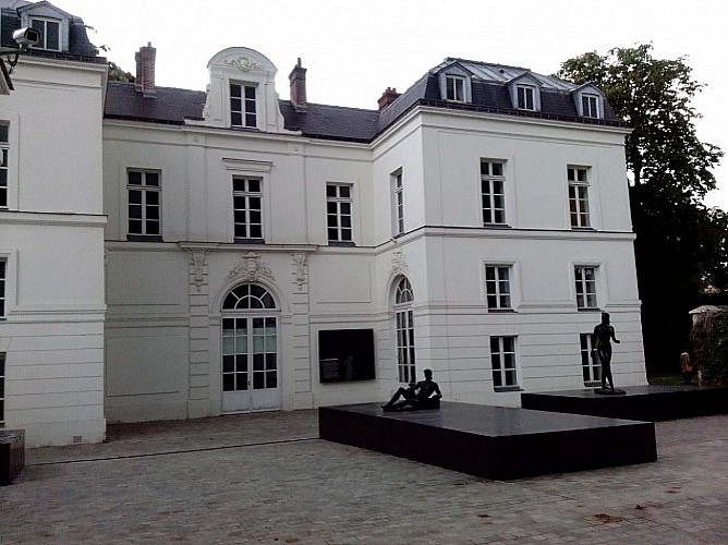 Musée Paul Belmondo - château Buchillot